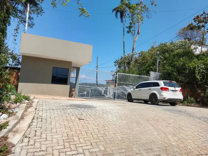 Vende se terreno em Embu das Artes 125 metros loteamento fechado.