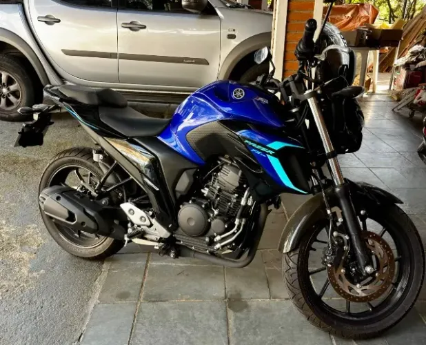 APENAS 900km rodados : Fz25: Fazer 250 cc ano 2024 super nova