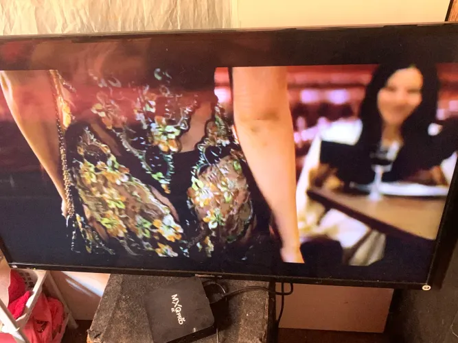 Vendo essa tv nenhum defeito apenas a venda