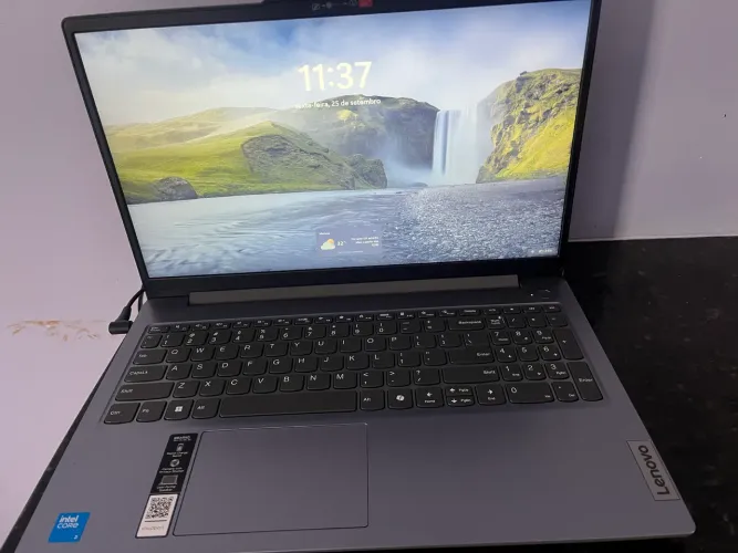 Vendo notebook Lenovo Slim 3 Intel