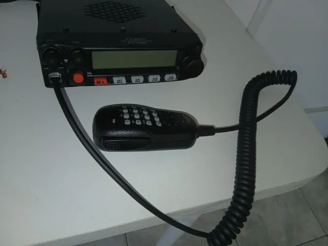 Rádio VHF yaesu ft1900