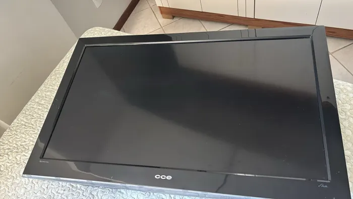TV CCE 42? com entrada para monitor