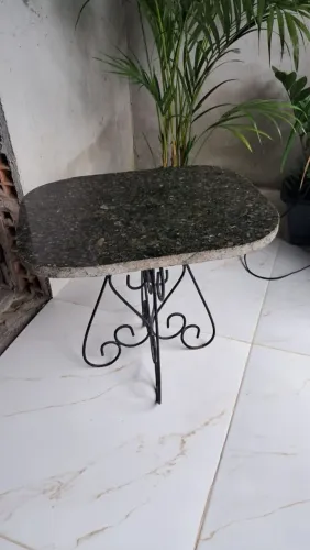 Mesinha de mármore