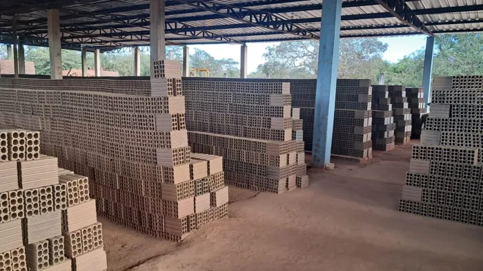 Cerâmica a venda 