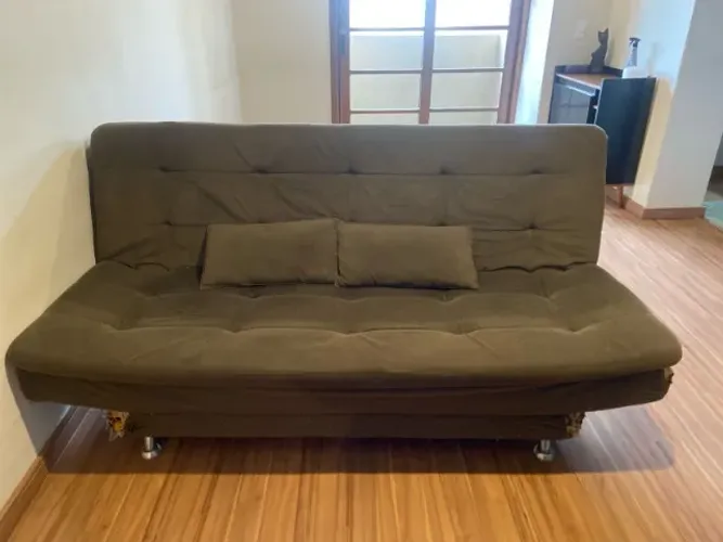 Sofá-Cama Usado: Prático, Confortável e com "Design" Felino Exclusivo 