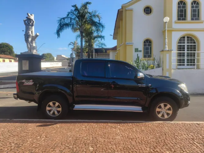Toyota Hilux CD SRV D4-d 4X4 3.0 TDI Diesel AUT 2009