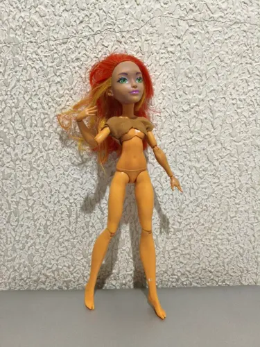 boneca Estelar (Starfire) da linha DC Super Hero Mattel 2015