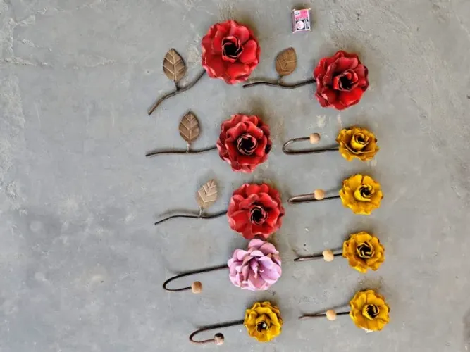 flores ferro e cabideiros várias cores tudo por....