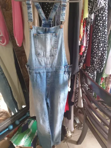 MARAVILHOSO MACACÃO JEANS TAMANHO 42 DE EXCELENTE QUALIDADE E ESTADO