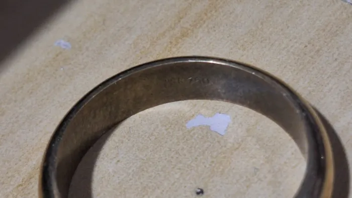 Aliança 18k750 diâmetro de 2,2cm e 4mm de largura arredondada