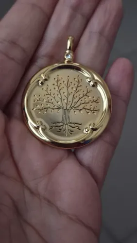 Pingente Arvore da vida, folheado a ouro.