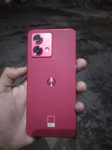 Moto g84