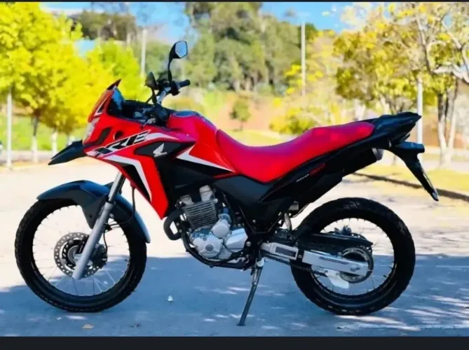 Vendo moto em valentina 