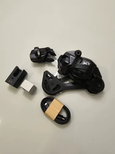 Shimano Deore XT m8250 Di2 | Eletrônico | NOVO |