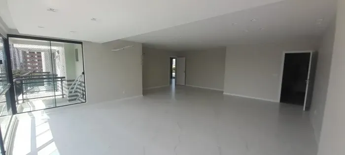 VENDO APTO ED TORRE DE SAVERNE ALTO PADRÃO TODO REFORMADO COM 4 SUÍTES E 3 VGS DE GARAGEM 