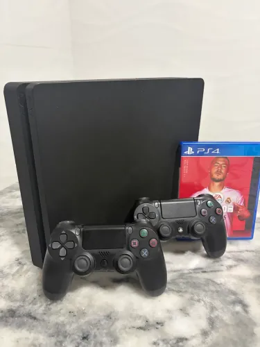 Ps4 de 1 tera de memória, e com 2 controles 1 original e outro 1 linha