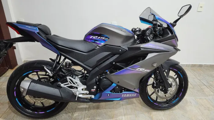 Yamaha R15 