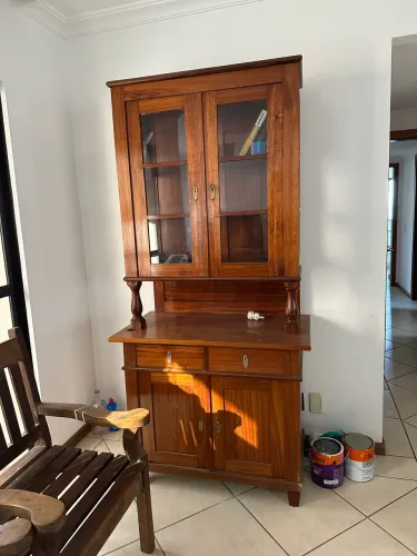 Cristaleira madeira 