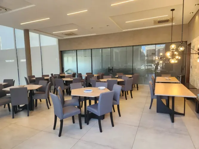 Alugo Casa com 177 M2, Com Projetados, 03 Suítes Alliance House, Intermares.