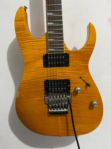 Guitarra Ibanez com captadores Seymour Dancan