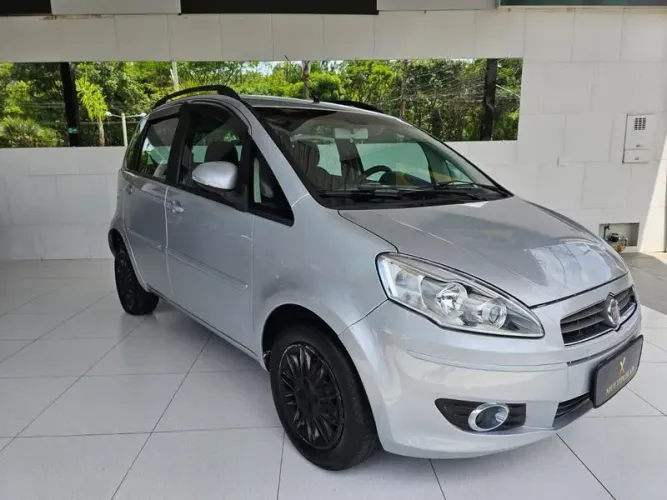 Fiat Idea Attractive 1.4 Fire Flex 8V 5P 2013