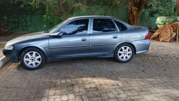 Chevrolet Vectra GLS/ Challenge 2.2 MPFI 16V 2001