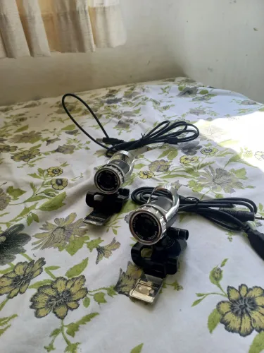 Webcam USB 480p/720p com lente zoom