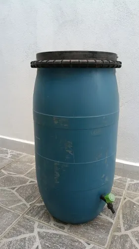 Bombona azeitona 80 litros com torneira 