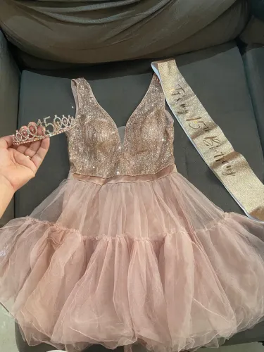 Vestido, coroa e faixa para debutante ( festa de 15 anos) ou outras festas