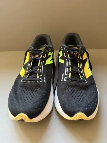 Tênis New Balance FuelCell Treiner V3 