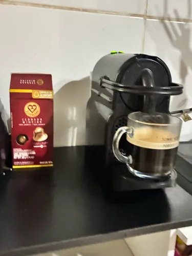 Máquina Nespresso D40 - Usada em ótimo estado. 
