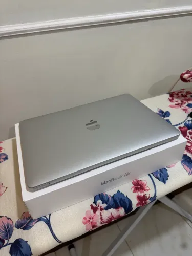 Macbook A1932