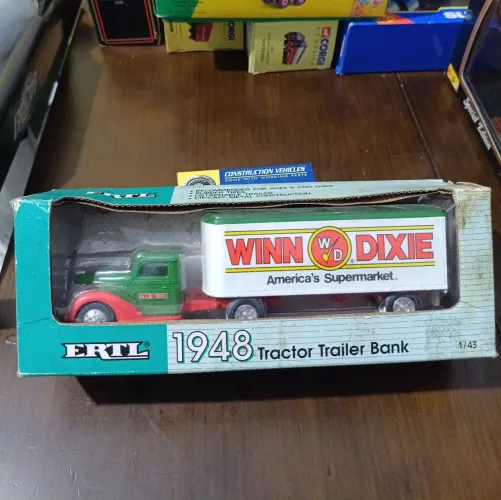 Miniatura 1948 Tractor trailer bank(ERTL) importado 