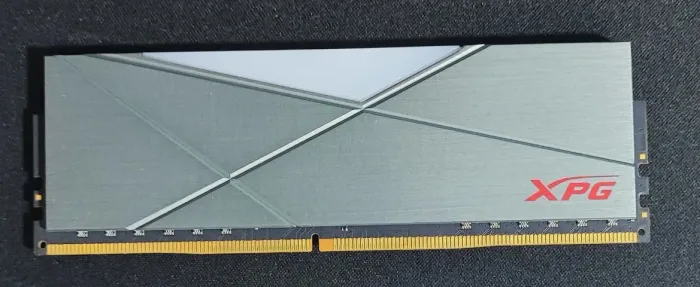 Memória XPG Spectrix DT50 1 x 8GB 3000mhz - RGB