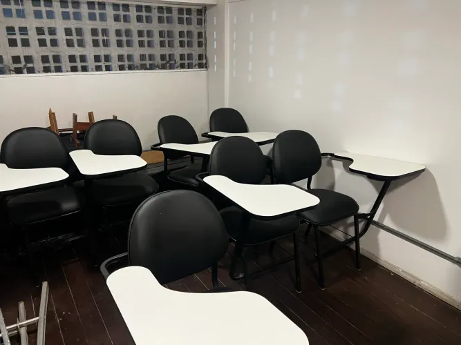 Cadeira universitária escolar de alto padrão