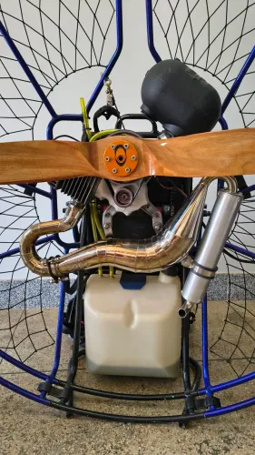 Paramotor Monster classic 185 . 