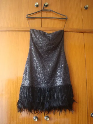 Vestido leve preto para o Carnaval