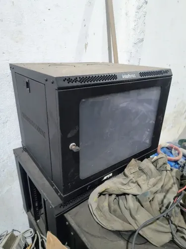 Rack Intelbras De 8u Seminovos Com Chave