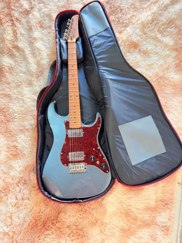 Guitarra Seizi Venon Onielzinho Katana HH. Regulada e Blindada. Trastes INOX. Aceito TROCA