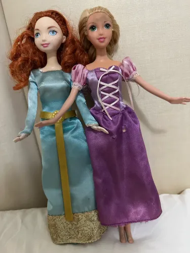 Bonecas Merida + Rapunzel 2006 -Originais -usadas Leia a descrição 