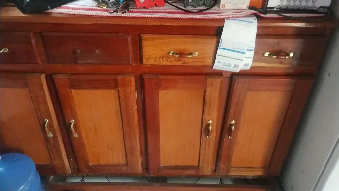Vendo balcão de madeira