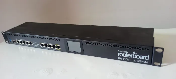 MikroTik RB3011UiAS-RM 10 Portas Gigabit SFP Rack 1U