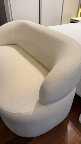 Sofá claro 2 lugares NOVO