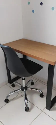 Mesa escritório e cadeira giratória
