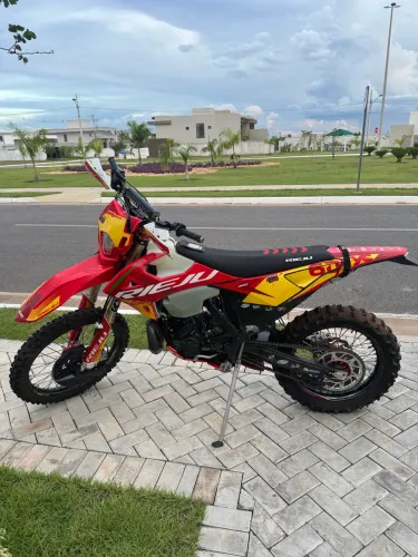 Rieju 300 Six Days 2025