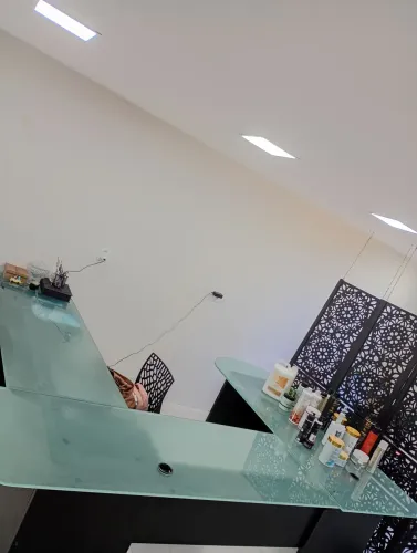 Mesa grande de escritório e para exposição de produtos