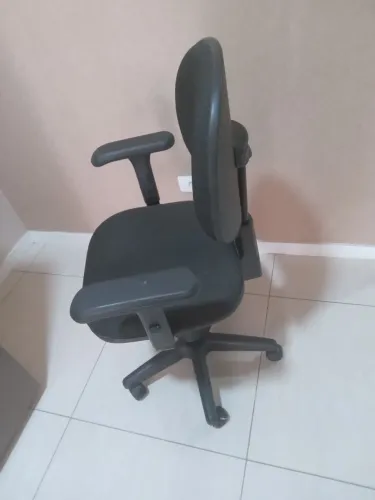 Vendo cadeira giratória de escritório