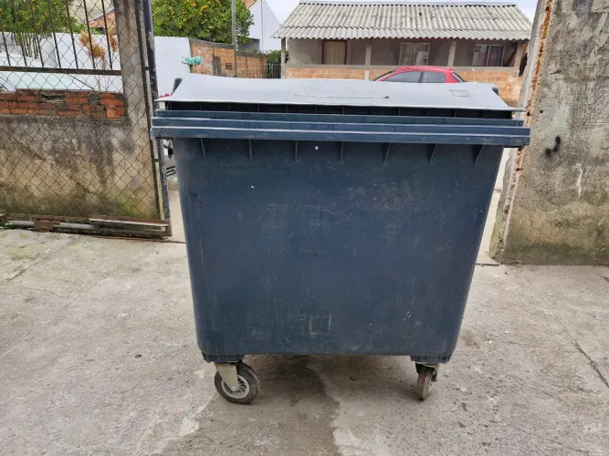 Carrinho de lixo para condominio 1.000 litros.