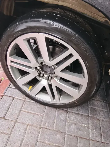 Roda da Hillux aro 22