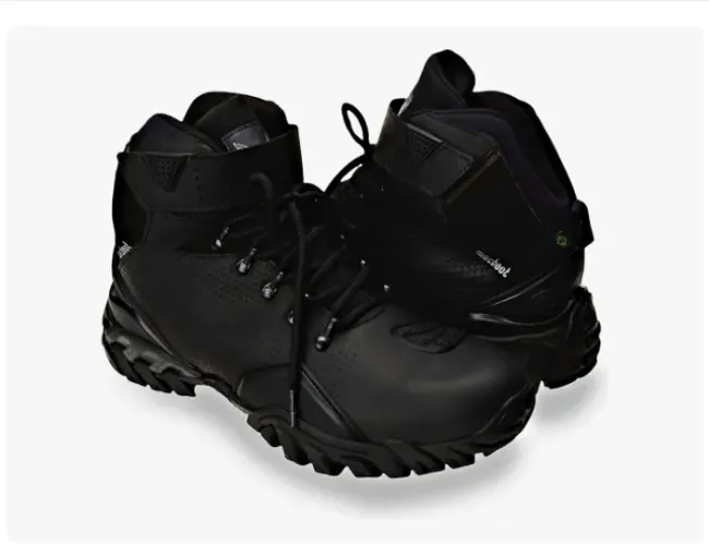 Bota Masculina N38 Macboot Couro Rinoceronte 02 Motoqueiro Sola de Borracha antiderrapante